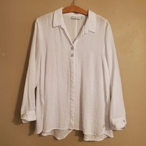 HABITAT Clothes To Live In White Textured Button Down Asymetrical Blouse Size L